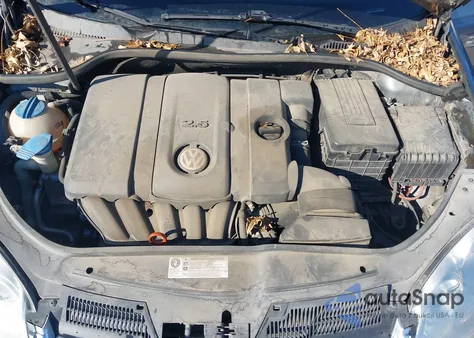 2010 Volkswagen Jetta Limited Edition z USA, uszkodzony, nr VIN 3VWRX7AJ1AM157440